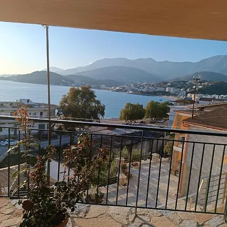 Chrisimos Apartament *