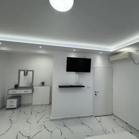Apartment Chrisimos